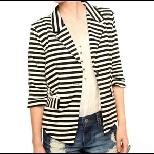 Monteau Black and White Blazer